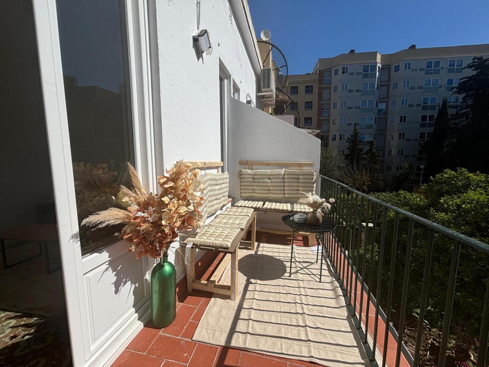 Apartamento Piso Ideal Con 3 3 Banos Y Terraza *