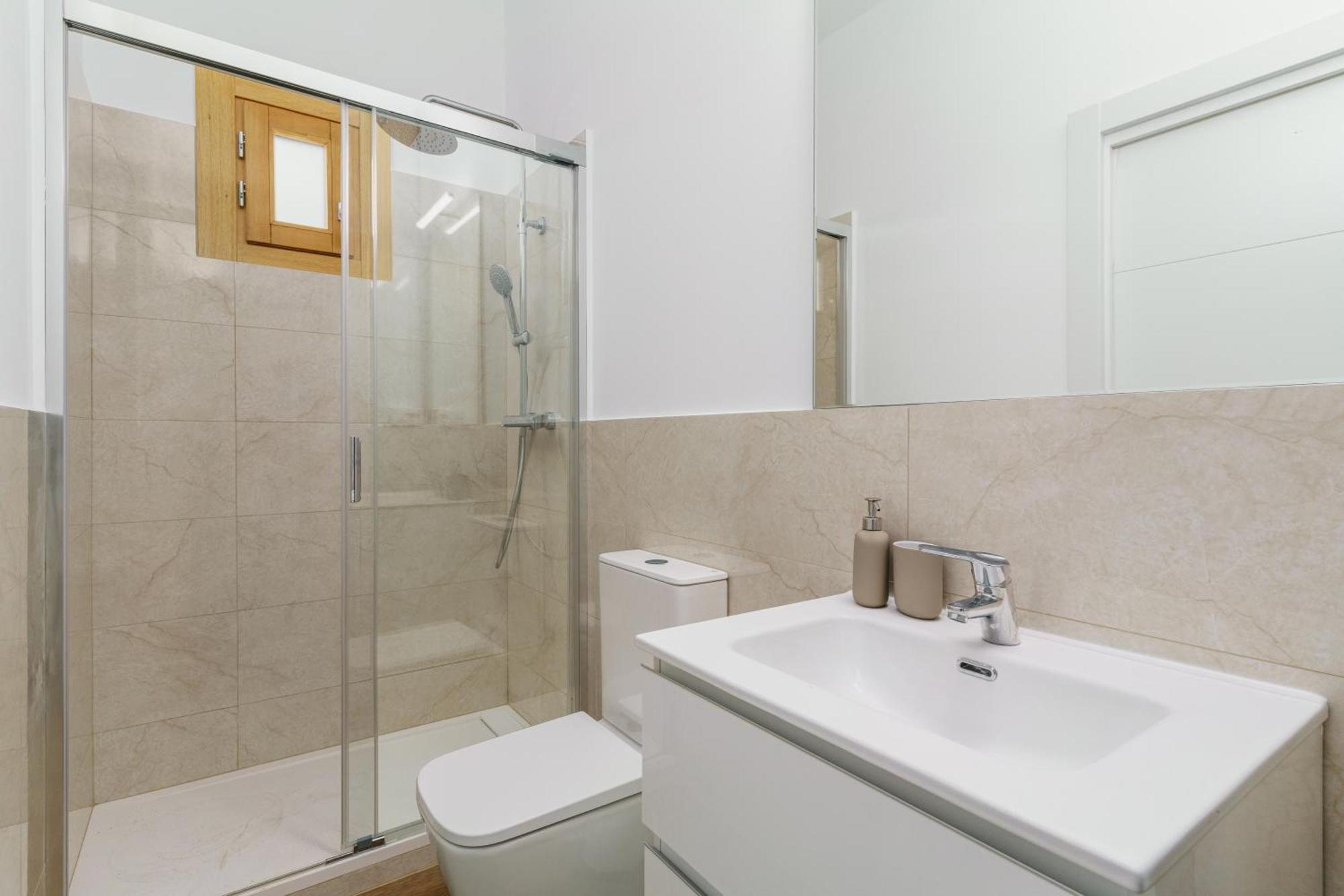 Apartamento Piso Ideal Con 3 3 Banos Y Terraza