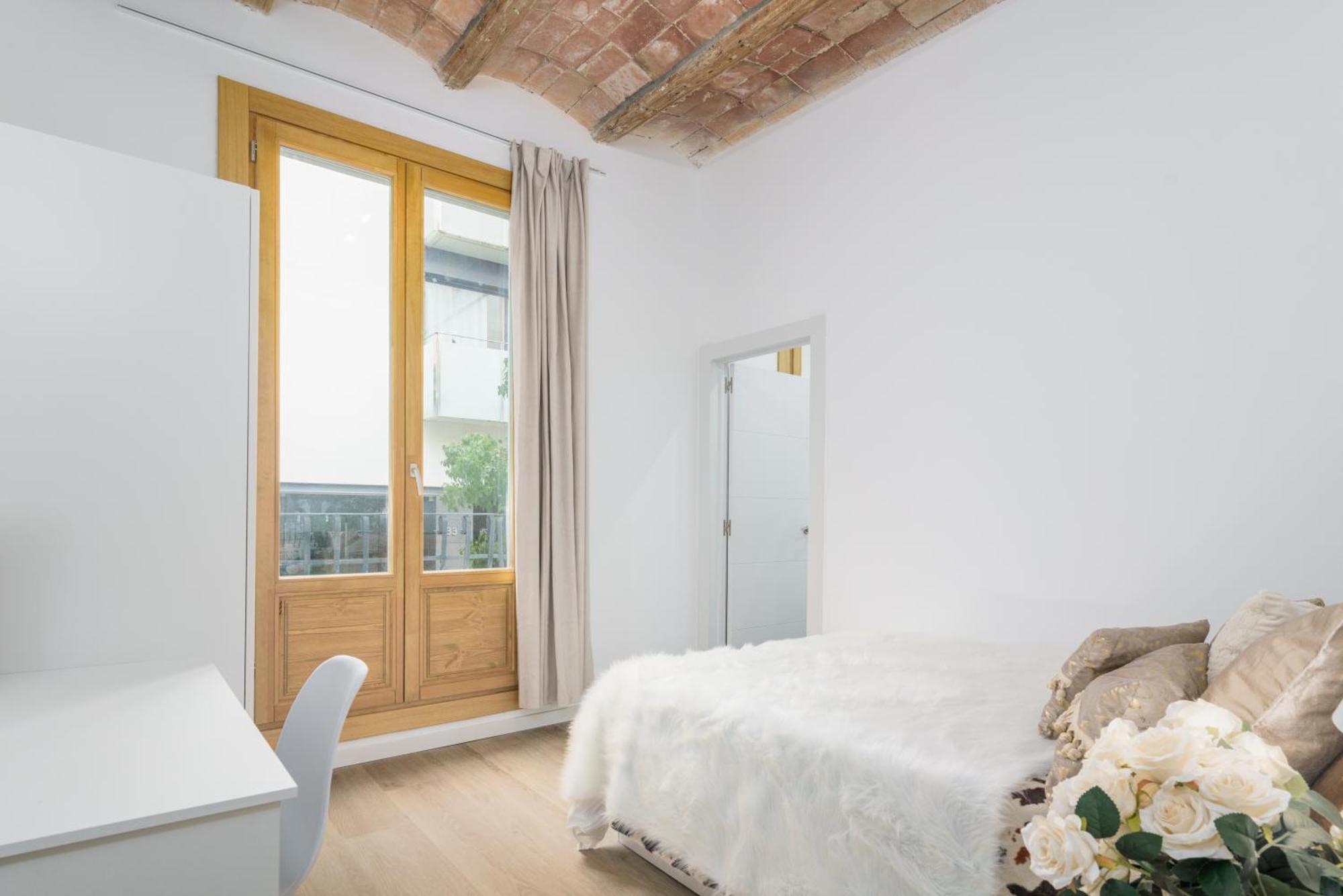 Piso Ideal Con 3 3 Banos Y Terraza * Barcelona