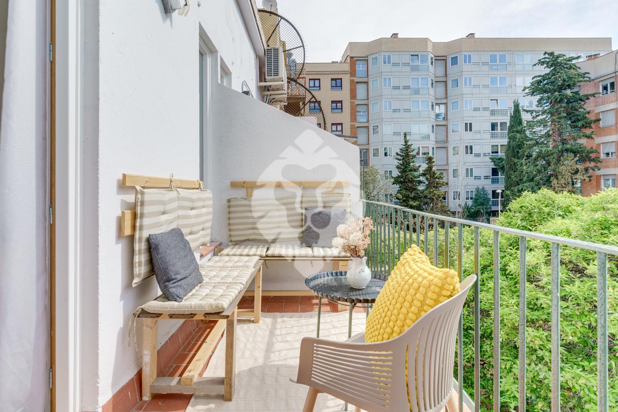 Piso Ideal Con 3 3 Banos Y Terraza * Barcelona